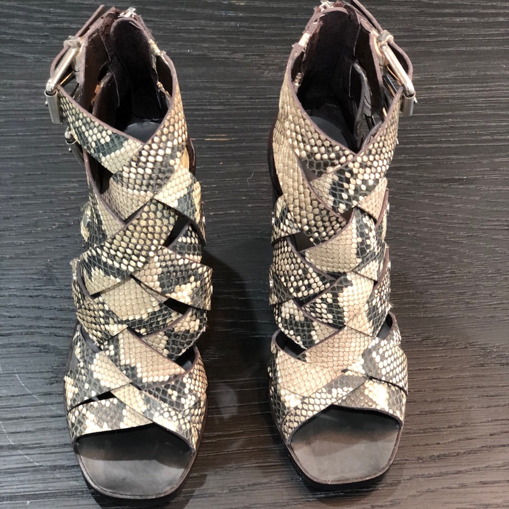 Dolce Vita Python Print Stack Heels Sandals Sz 6 - image 2